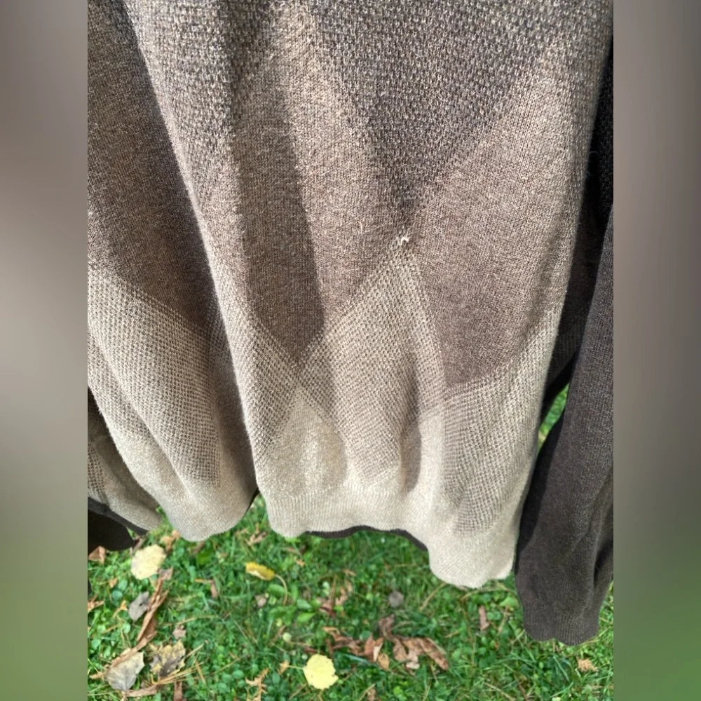 Perry Ellis V-Neck Brown Ombre Sweater - Picture 3 of 4